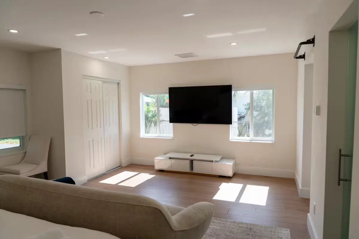 Pompano Beach Studio Rental | King Bed, 1mi Beach - Pompano Beach vacation rental